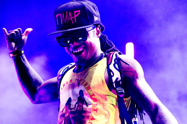 Lil Wayne's "Tha Carter IV" Sells 964,000 In One Week